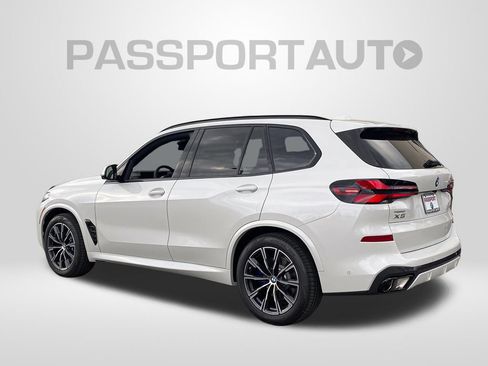 New 2026 BMW X5 xDrive40i w/ M Sport Package AWD/4WD image 3