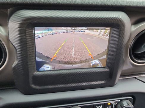 Used 2019 Jeep Wrangler Unlimited Sport S image 27