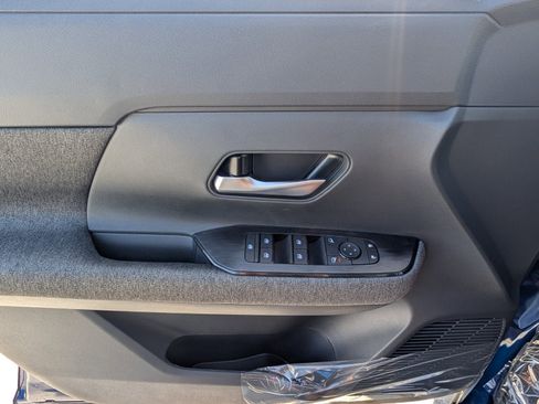 New 2026 Nissan Kicks SV w/ SV Premium Package FWD image 11