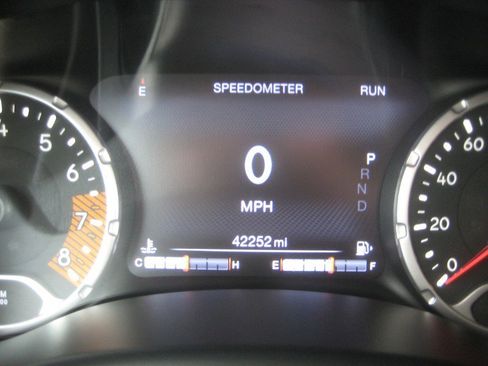 Used 2021 Jeep Renegade Latitude w/ Convenience Group image 27