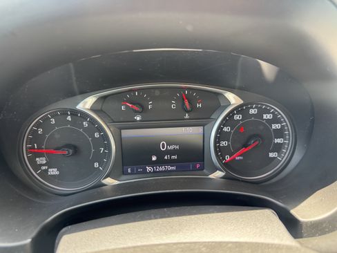 Used 2019 GMC Terrain SLT w/ Preferred Package FWD image 14