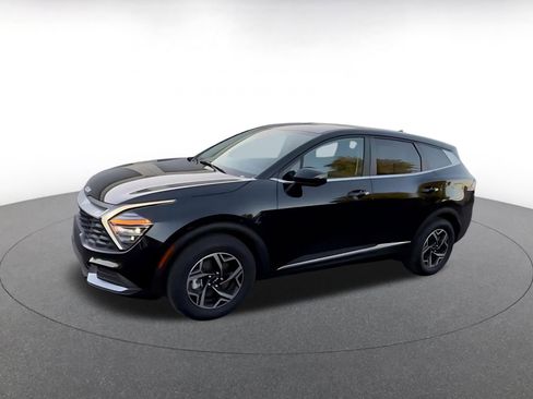 Used 2025 Kia Sportage LX image 8