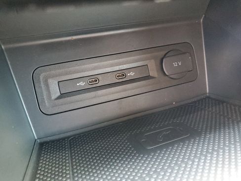 Used 2021 Volkswagen Atlas Cross Sport SEL FWD image 22