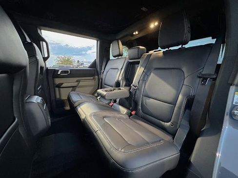 New 2025 Ford Bronco Outer Banks w/ Sasquatch Package image 27