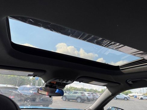 New 2025 Chevrolet Trax RS w/ Sunroof Package image 6