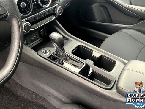 Used 2024 Nissan Sentra S image 17