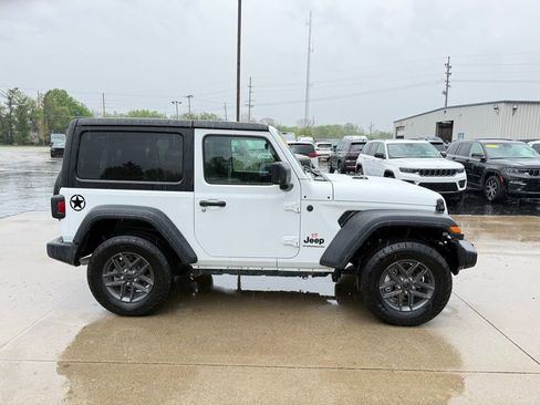 Used 2024 Jeep Wrangler Sport AWD/4WD image 8