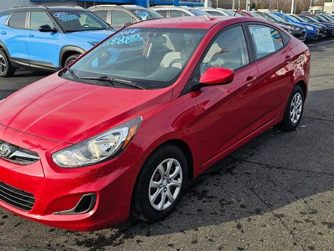 Used 2014 Hyundai Accent GLS image 3