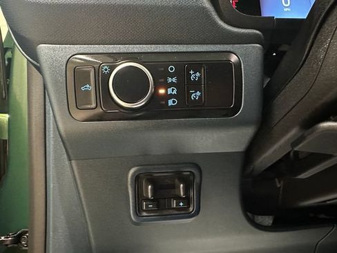 Used 2025 Ford Maverick XLT w/ XLT Luxury Package AWD/4WD image 17