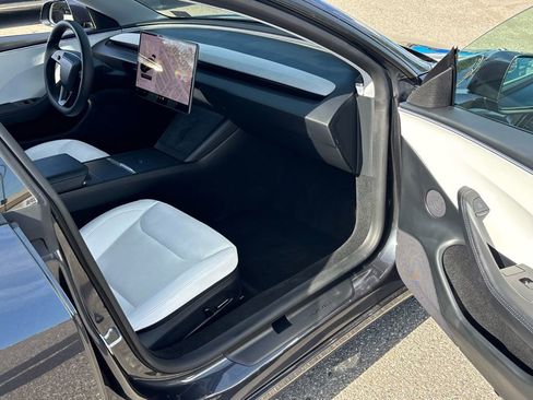 Used 2025 Tesla Model 3 Long Range image 29