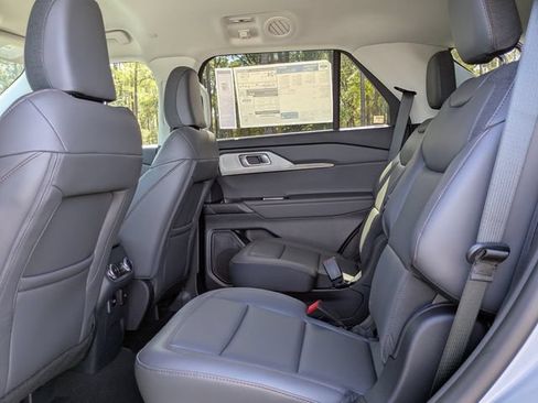Certified 2026 Ford Explorer Active w/ Active Comfort Package RWD image 14