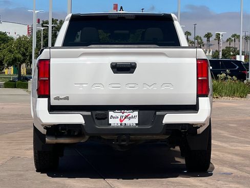 Certified 2024 Toyota Tacoma SR5 AWD/4WD image 6