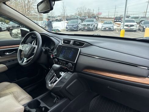 Used 2017 Honda CR-V Touring image 14