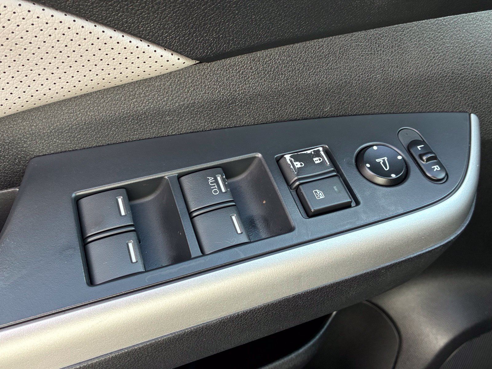 Used 2015 Honda CR-V EX-L image 12