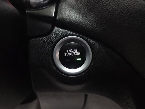 Used 2019 Chevrolet Equinox LT image 18