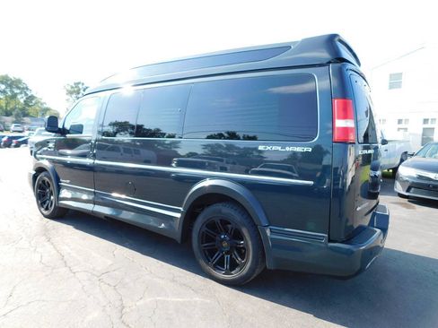 Used 2018 Chevrolet Express 2500 w/ Enhanced Convenience Package RWD image 10