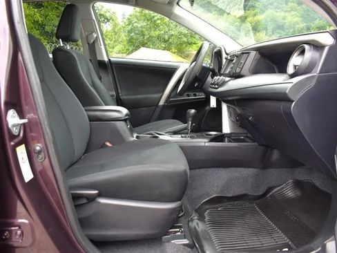 Used 2017 Toyota RAV4 LE w/ All Weather Liner Package AWD/4WD image 26