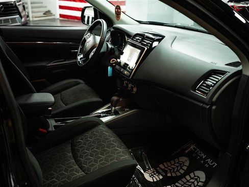 Used 2025 Mitsubishi Outlander Sport AWD image 13