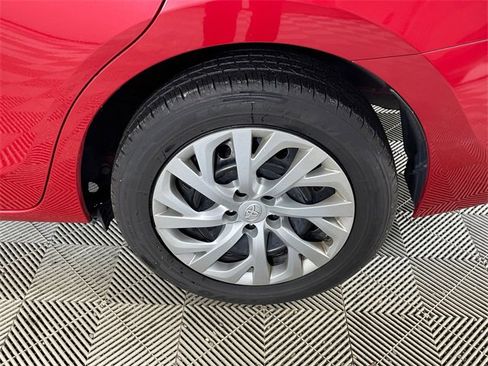 Used 2017 Toyota Corolla L image 19