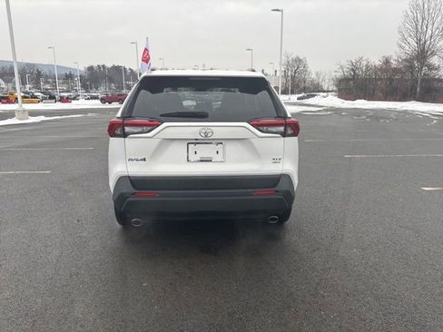 Certified 2022 Toyota RAV4 XLE image 4