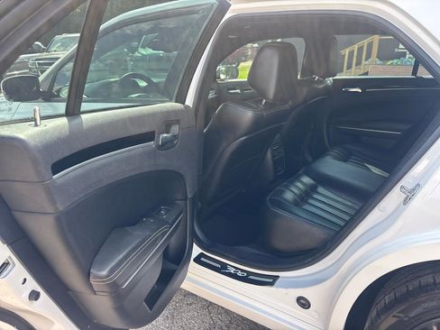 Used 2019 Chrysler 300 S RWD image 11