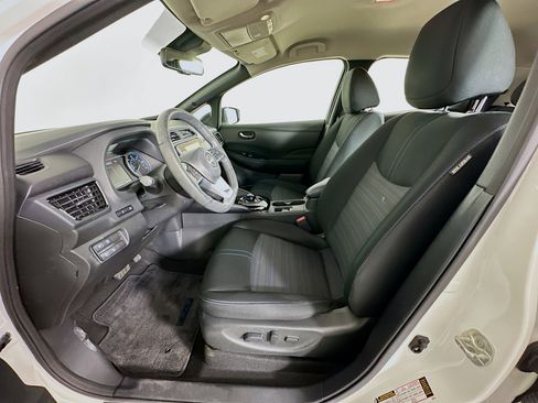 Used 2023 Nissan Leaf SV Plus image 13