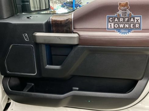 Used 2015 Ford F150 Platinum w/ Equipment Group 701A Luxury AWD/4WD image 28