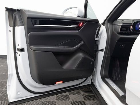 New 2025 Porsche Macan 4S Electric image 12