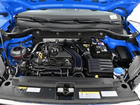 Certified 2022 Volkswagen Taos SEL w/ Panoramic Sunroof Package image 31