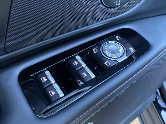 Certified 2025 Lincoln Nautilus Reserve w/ Jet Appearance Package AWD/4WD image 13