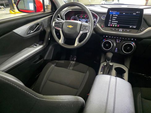 Used 2025 Chevrolet Blazer LT FWD image 19