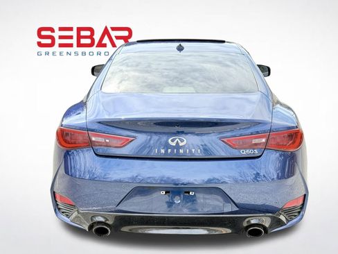 Used 2017 INFINITI Q60 Red Sport 400 image 10