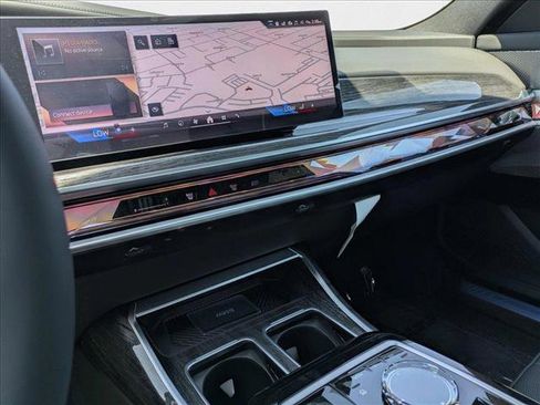 New 2025 BMW 750e xDrive 750e xDrive image 12
