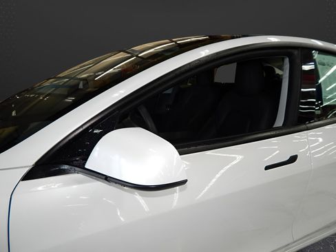 Used 2022 Tesla Model 3 Long Range AWD/4WD image 12