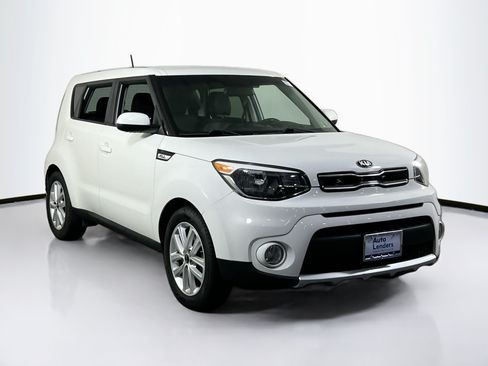 Used 2018 Kia Soul + FWD image 3