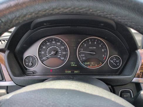 Used 2013 BMW 328i xDrive Sedan AWD/4WD image 9