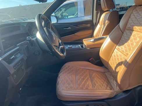 Used 2022 Cadillac Escalade ESV Premium Luxury AWD/4WD image 15