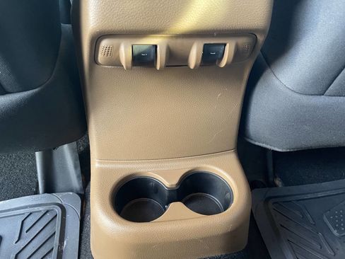 Used 2011 Jeep Wrangler Unlimited Sahara w/ Connectivity Group image 27