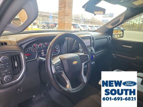 Used 2021 Chevrolet Silverado 1500 LT w/ Z71 Off-Road Package image 13