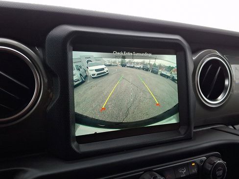 Used 2022 Jeep Wrangler Unlimited Sahara w/ Cold Weather Group AWD/4WD image 20