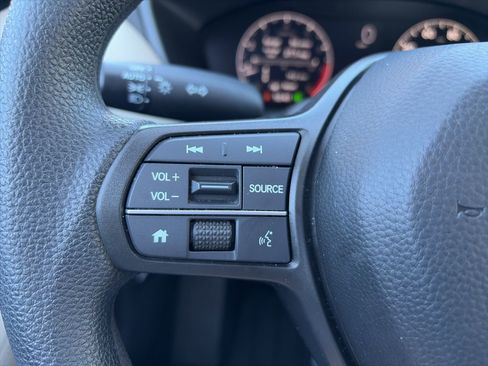 Used 2025 Honda HR-V LX image 21