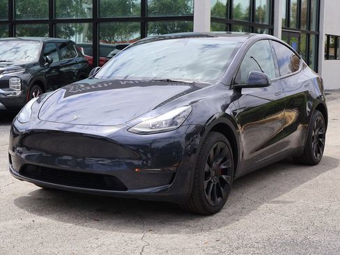 Used 2024 Tesla Model Y Long Range AWD/4WD image 8