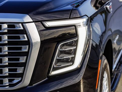 Used 2025 GMC Yukon XL Denali AWD/4WD image 15