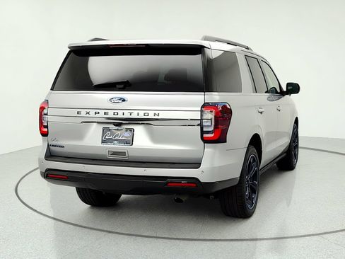 Used 2023 Ford Expedition Limited AWD/4WD image 7