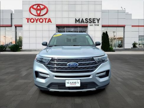 Used 2023 Ford Explorer XLT w/ Equipment Group 202A AWD/4WD image 8