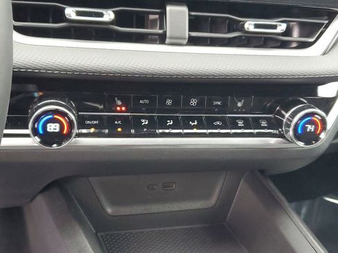 Used 2026 Chevrolet Equinox LT w/ Convenience Package II image 25