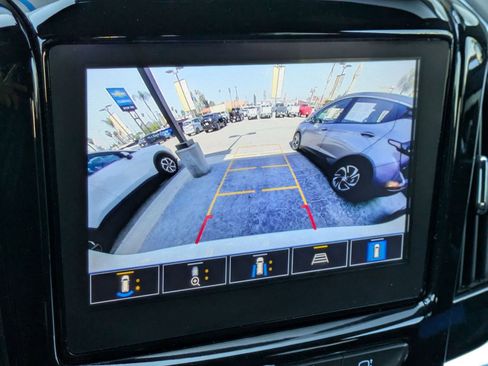 Certified 2023 Chevrolet Traverse Premier FWD image 19
