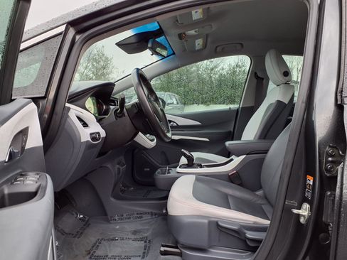 Used 2017 Chevrolet Bolt Premier w/ Driver Confidence II Package image 20