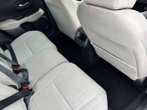 Used 2025 Honda HR-V LX image 31