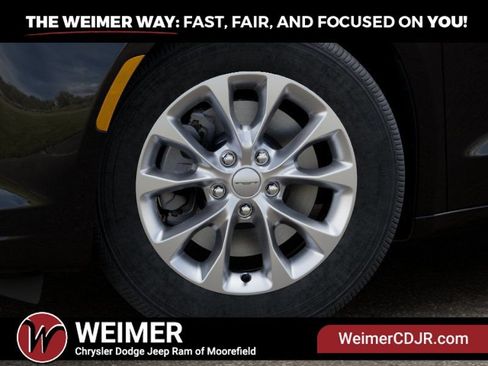 New 2027 Chrysler Pacifica Select AWD/4WD image 8